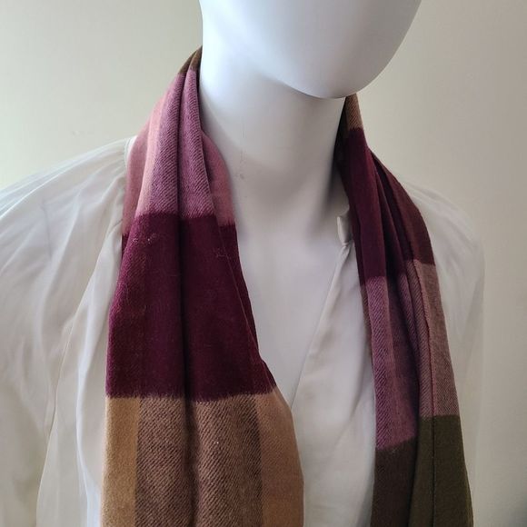 Scarf  - Picture 9 of 9